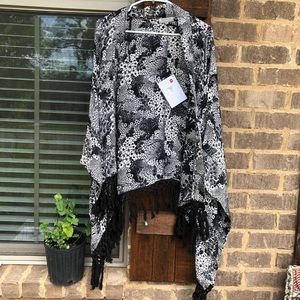 NWOT Black and White Festival Kimono